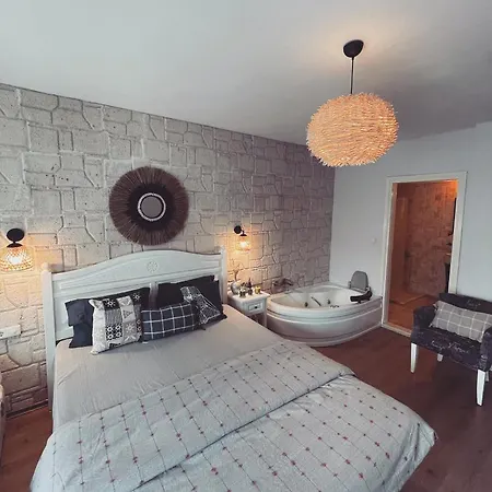 Alba Bed & Breakfast *